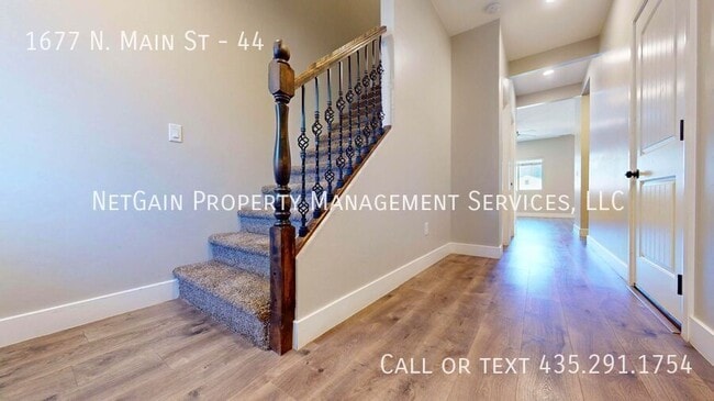 Photo - 1677 N Main St