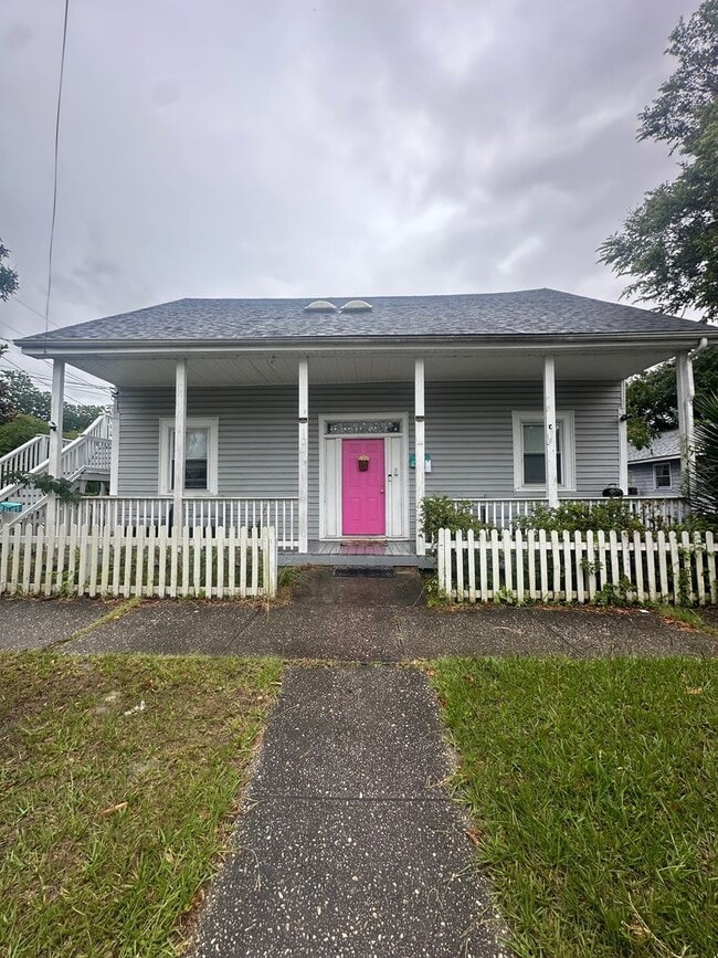 Building Photo - 618 Harnett St