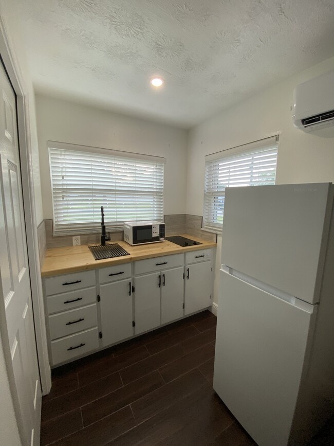 Photo - 1551 Palm Tree Dr
