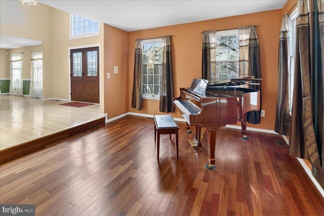 Photo - 7 Redwood Ct