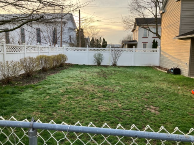 Photo - 139 Iron St
