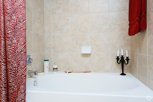 1HAB, 1.5BA - A8 - Baño - Aston Post Oak