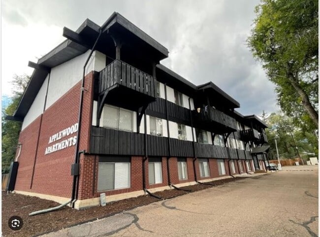 Photo - Applewood Apartments