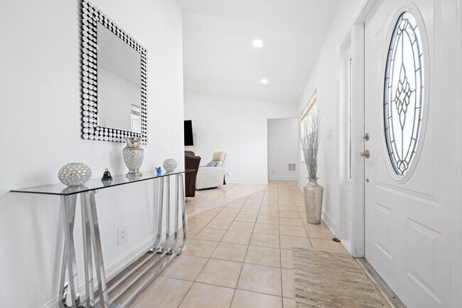 Photo - 10603 Greentrail Dr S