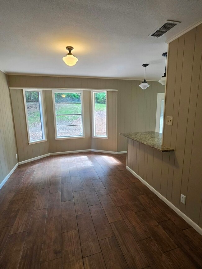 Photo - 707 White Oak St
