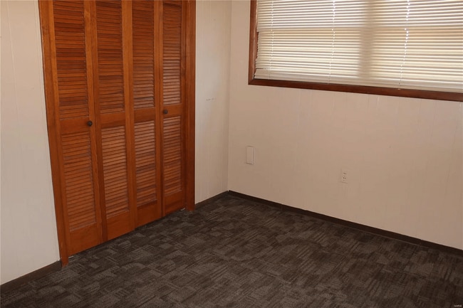 Building Photo - 5090 Humbert Rd Rental