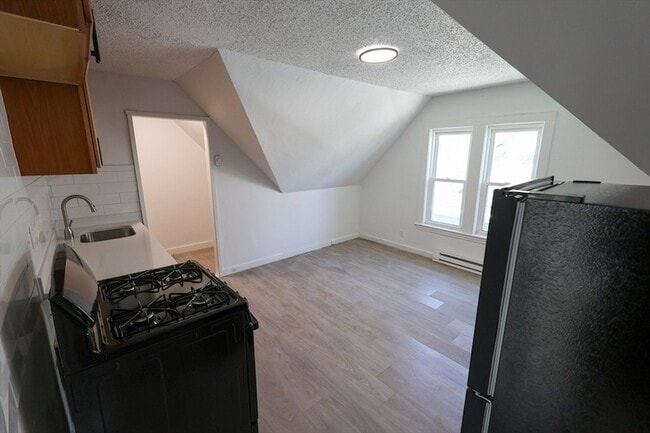 Photo - 8 Colonial Ave Unit 3