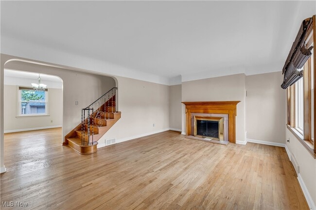 Photo - 25731 Farringdon Ave