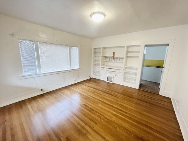 Photo - 925 Wilson Ave S