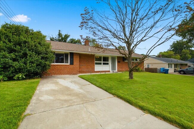 Charming 4-Bedroom Springfield Rambler Near Lake Accotink Park