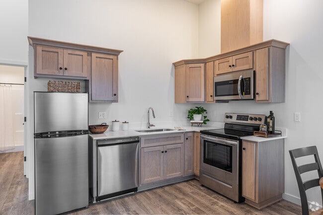 1BR, 1BA - 534SF - Kitchen - Astoria Waterfront