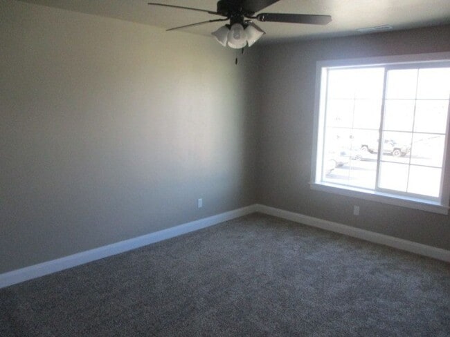 Photo - 3 Bed - 2.5 bath Town home in the heart of Cedar City!