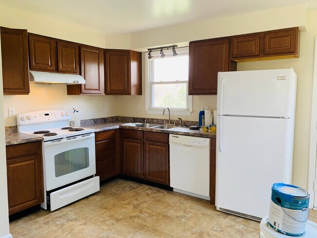 Photo - 2284 McKees Rocks Rd