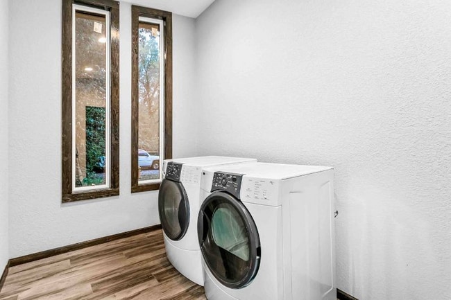 Photo - 1146 E Gudgell Ave