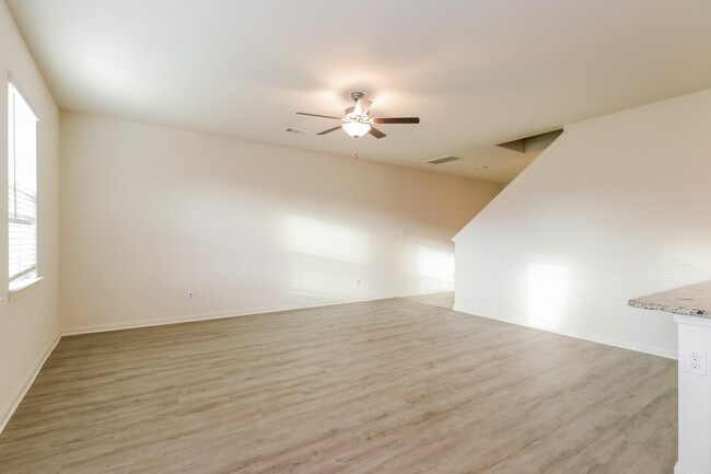 Photo - 23119 Shakespeare Dr