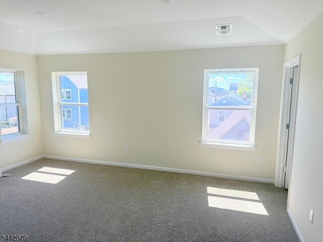 Photo - 127 Jaques St