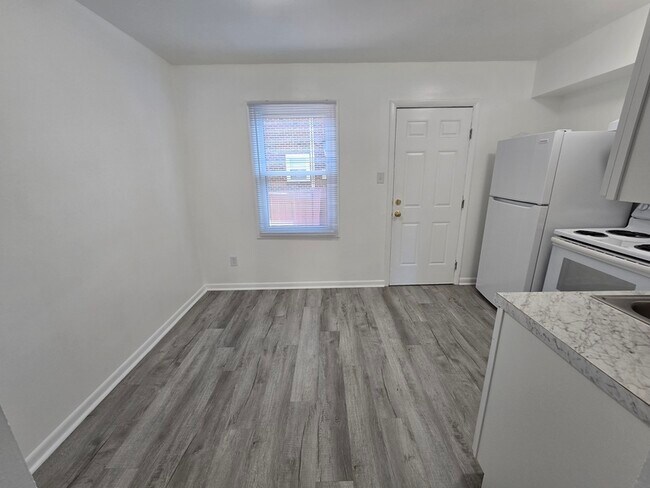 Photo - 2650 Wayside Dr