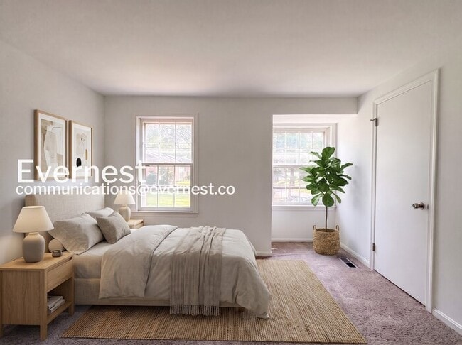 Photo - 2 Bed/2 Bath Town Home with Modern Amenities / Vouchers Accepted / Available Now!