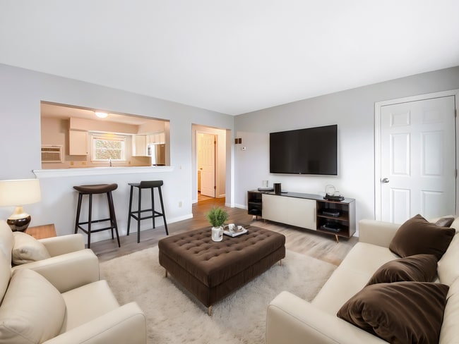 Beautiful Living Room - Enby Gardens Apartments