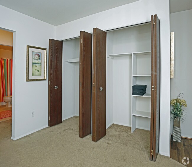 Brittany Park Apartments Harrison Township, MI