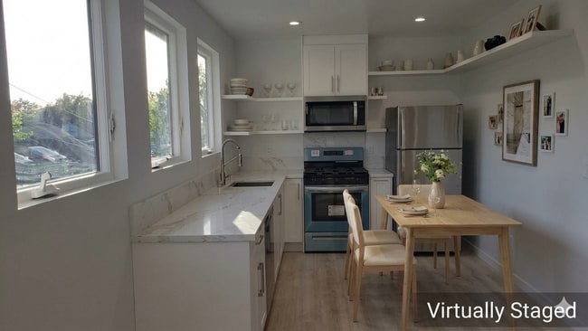 Building Photo - 3355 Virginia Ave Unit #B