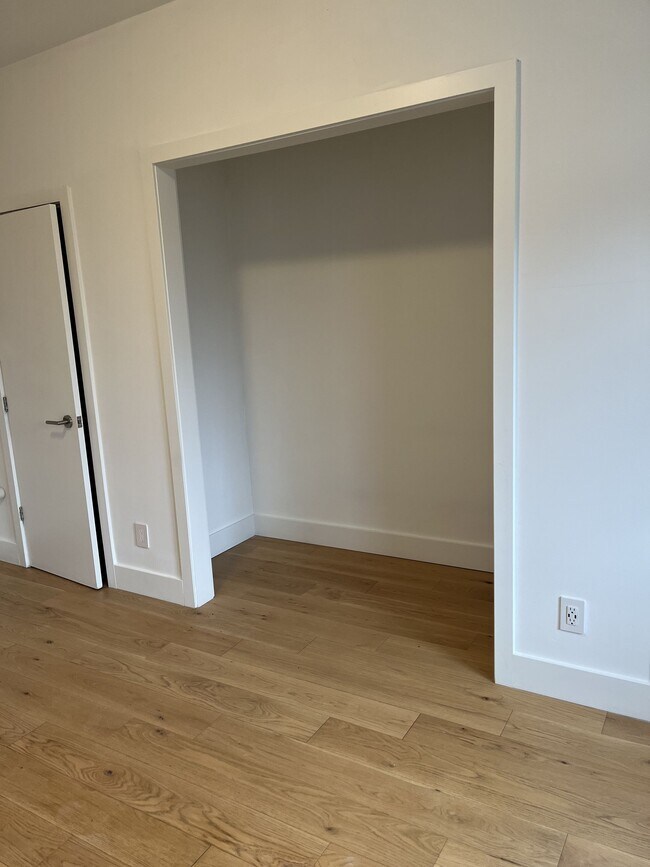 Photo - 160 Huron St Unit 409