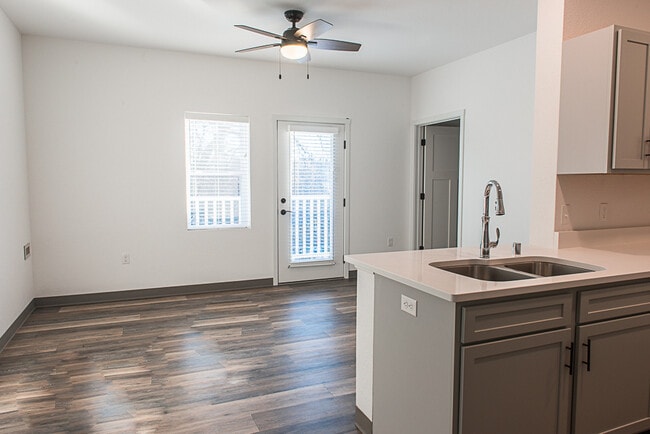 Normal size unit - Cambridge North Rental