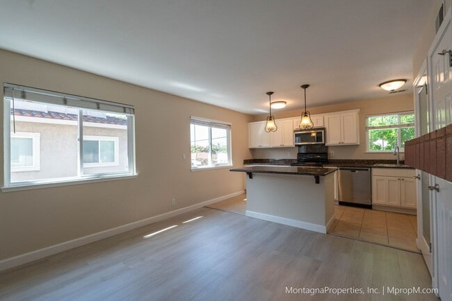 Photo - Excellent Santa Clara Location! Open Floor Plan! Granite Counters!