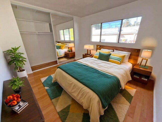 Photo - 1852 N Wilton Pl Unidad 3