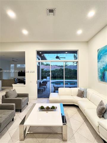Photo - 3806 Oak Ridge Cir