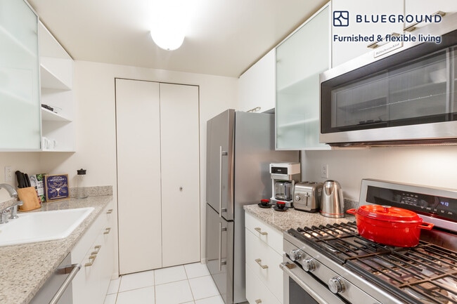 Photo - 180 W 20th St Unidad FL5-ID107