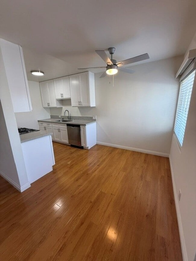 Photo - 459 Orange Ave #9