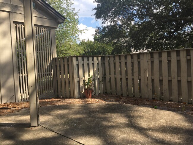 Photo - 214 Westbrooke Dr