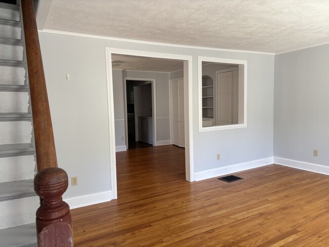 Photo - 135 W Mohawk St