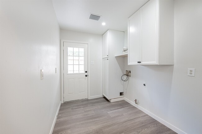 Photo - 6215 Portal Dr