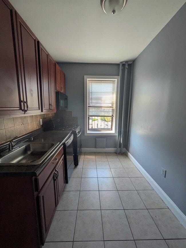 43 W 29th St