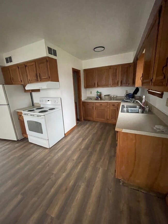 Photo - 677 Owsley St