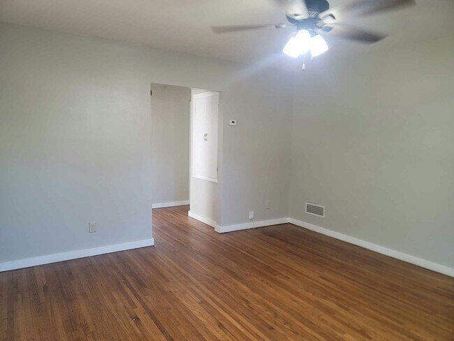 Photo - 903 S Rutan St