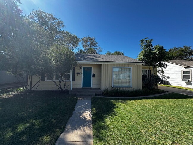 Building Photo - 3307 29th St Rental