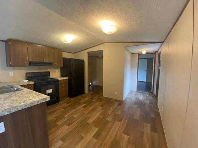 Building Photo - 1037 Victoria St