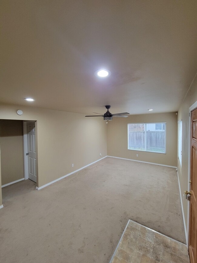 Photo - 2201 Union Ave NE