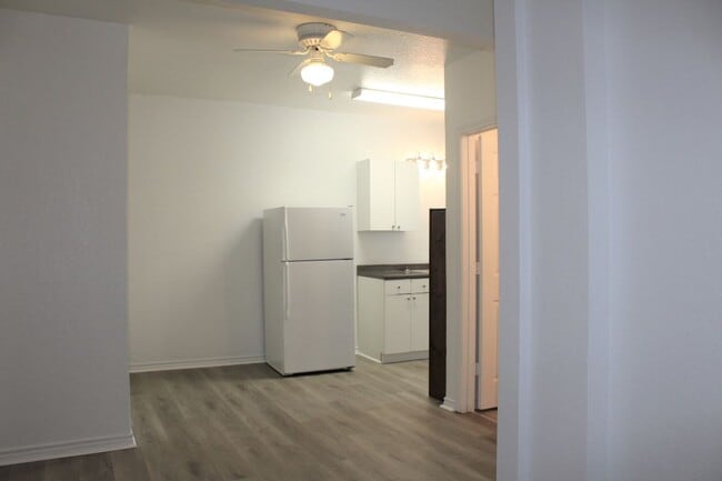 Photo - 940 W Tarleton St Unit 4