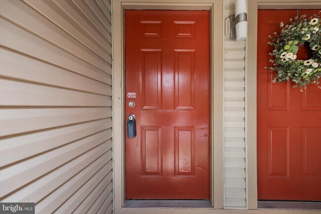 Photo - 319 Tavistock Rd