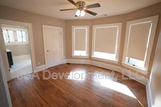 Photo - 519 E 3rd St