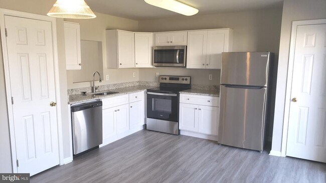 Photo - 19 Saddle Ridge Ct