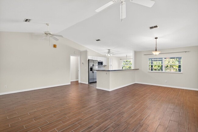 Photo - 2 Bedroom 2 bath Oversized Duplex with 2 Car Garage