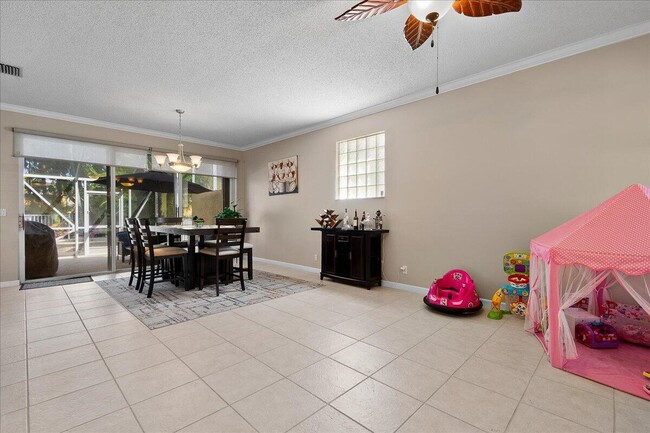 Photo - 114 Lancaster Way