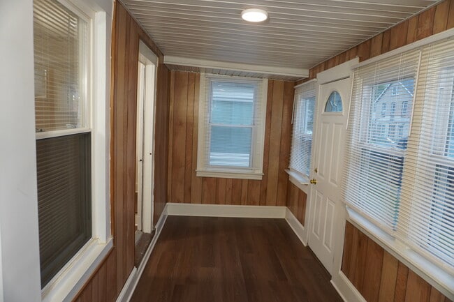 Photo - 210 Center St