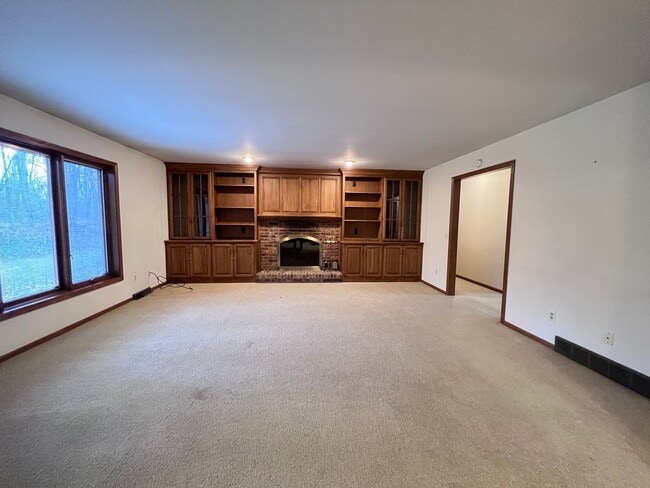 Photo - Large Home in Forest Hills School District!