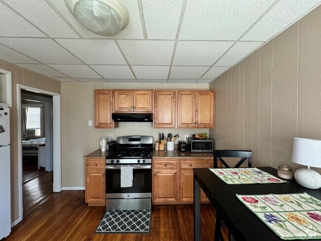 Building Photo - 44 Clarendon Ave Unit 2 Rental